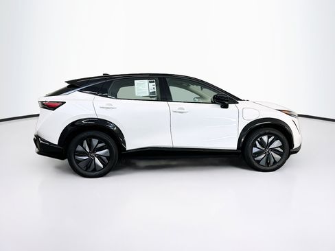 Used 2023 Nissan Ariya AWD image 10