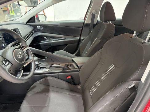 Used 2023 Hyundai Elantra SEL image 14