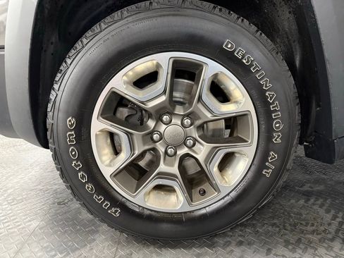 Used 2019 Jeep Cherokee Trailhawk w/ Cold Weather Group AWD/4WD image 7