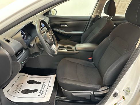 Certified 2022 Nissan Sentra S image 4