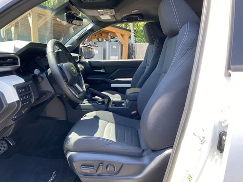 Used 2024 Toyota Tacoma TRD Sport w/ TRD Sport Upgrade Package AWD/4WD image 13