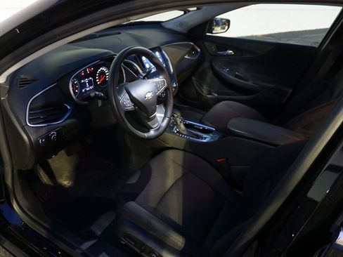 Certified 2024 Chevrolet Malibu LT w/ Midnight Edition image 9