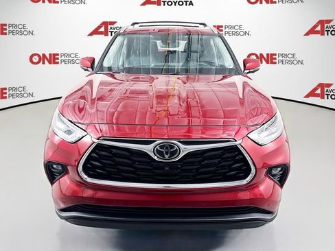 Used 2024 Toyota Highlander Limited image 2