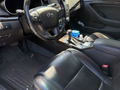 Used 2014 Kia Cadenza Premium w/ Technology Package image 2