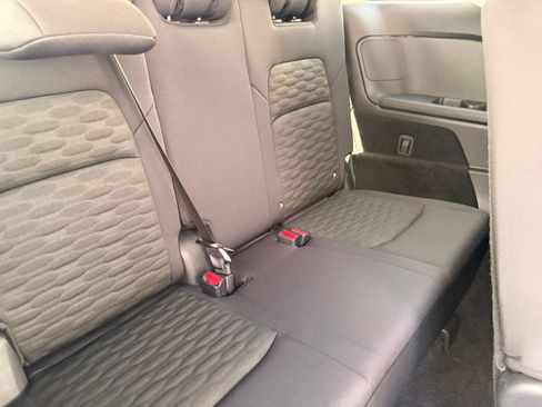 Used 2025 Nissan Pathfinder S FWD image 16