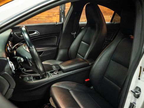Used 2019 Mercedes-Benz CLA 250 image 9
