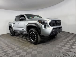 Used 2025 Toyota Tacoma TRD Off-Road AWD/4WD video 2