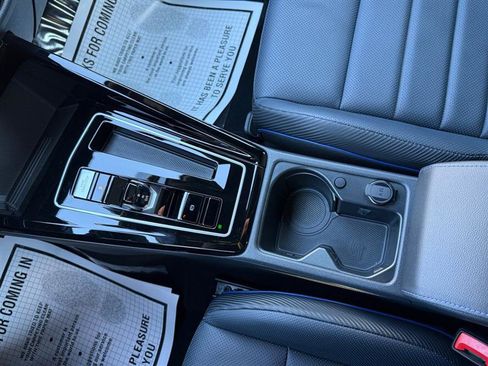 Used 2025 Volkswagen Golf R Black Edition image 26