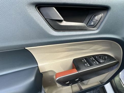 Used 2025 Ford Maverick Lariat image 13