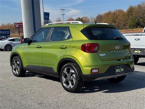 Used 2024 Hyundai Venue SEL image 5