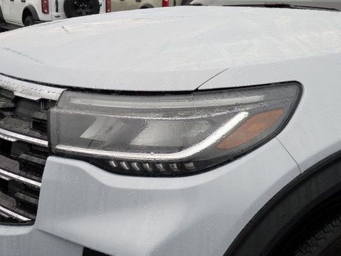 New 2026 Ford Explorer Active w/ Active Comfort Package image 9