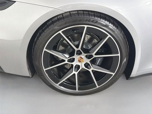 Used 2026 Porsche 911 Carrera T RWD image 13