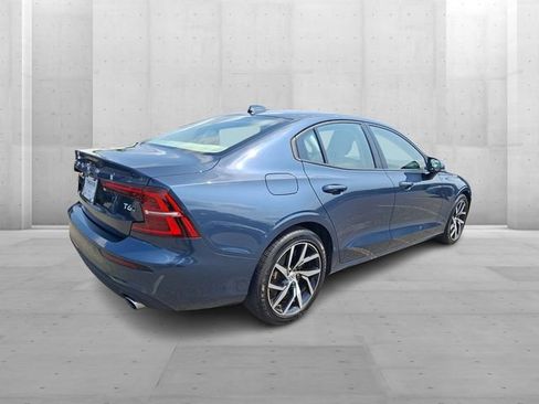 Used 2020 Volvo S60 T6 Momentum AWD/4WD image 6
