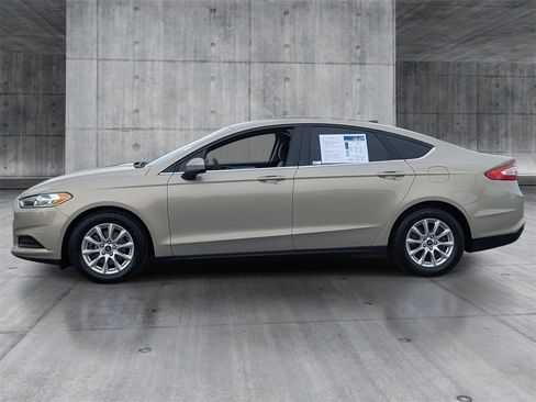 Used 2015 Ford Fusion S image 3