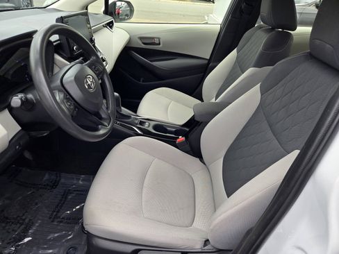 Used 2022 Toyota Corolla LE FWD image 14