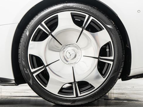 Used 2026 Mercedes-Benz Maybach SL 680 image 11