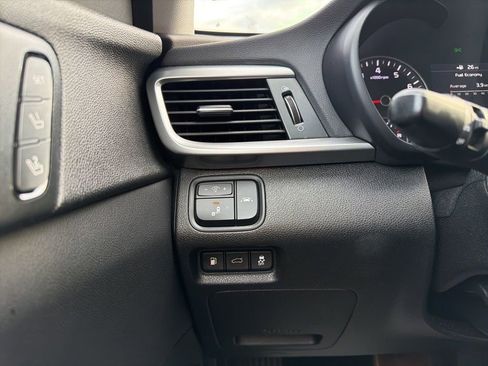 Used 2020 Kia Optima SX image 18