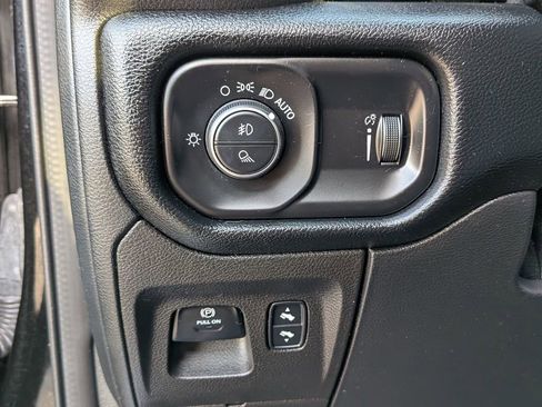 Used 2021 RAM 1500 Big Horn image 16