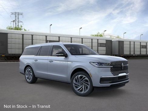 New 2026 Lincoln Navigator L Reserve image 7