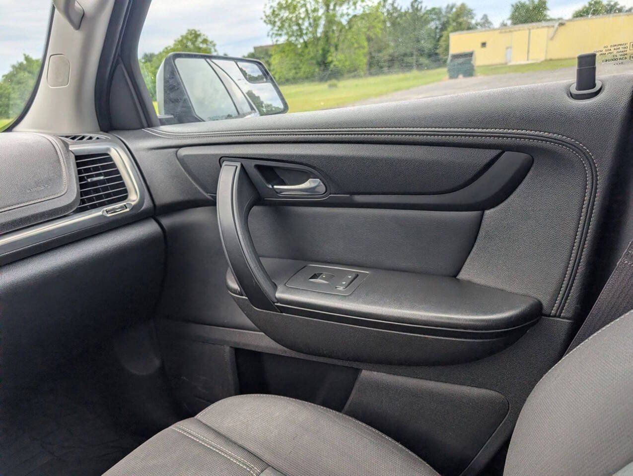 Used 2014 GMC Acadia SLE FWD image 36