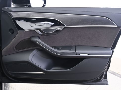 Used 2023 Audi A8 L 3.0T image 20