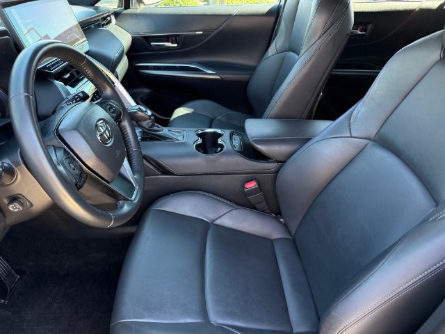 Used 2023 Toyota Venza XLE AWD/4WD image 13