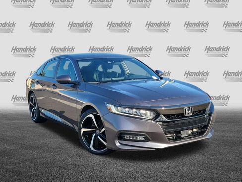 Used 2018 Honda Accord Sport image 2