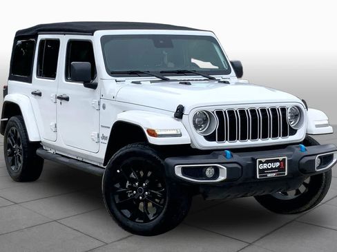 Used 2024 Jeep Wrangler Unlimited Sahara AWD/4WD image 3