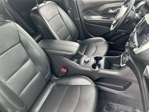 Used 2024 GMC Terrain SLT AWD/4WD image 11