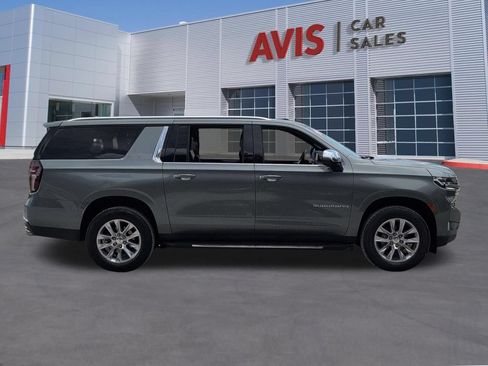 Used 2023 Chevrolet Suburban Premier AWD/4WD image 5