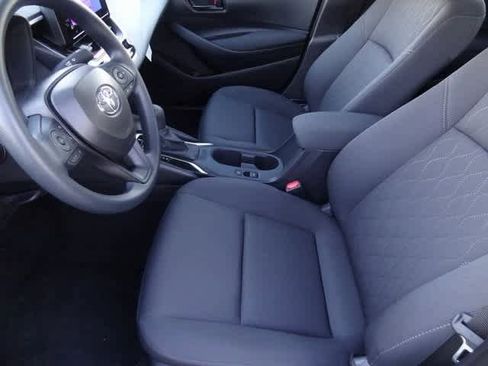 Used 2025 Toyota Corolla LE image 6