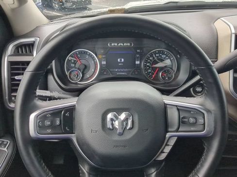 Used 2024 RAM 2500 Laramie AWD/4WD image 32
