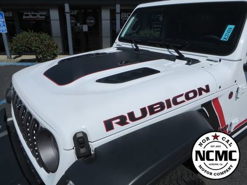 Used 2024 Jeep Wrangler Unlimited Rubicon w/ Technology Group AWD/4WD image 12