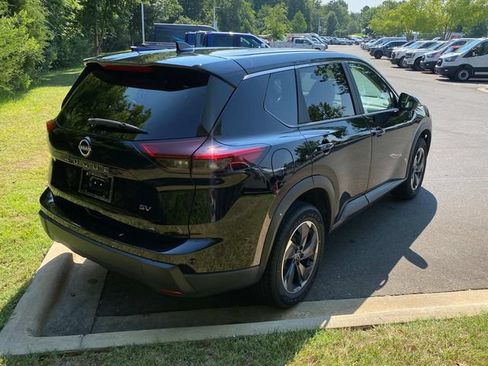 Used 2024 Nissan Rogue SV FWD image 31
