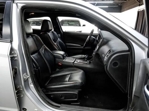Used 2022 Dodge Charger SXT w/ Leather Interior Group RWD image 40