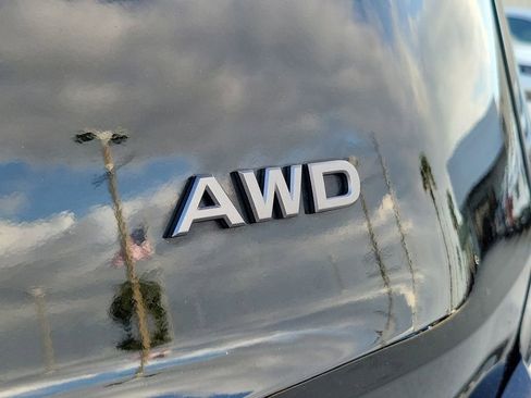 Used 2025 Nissan Rogue SV image 12