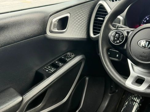 Used 2020 Kia Soul LX FWD image 39