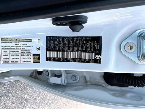 Used 2025 Toyota Corolla LE FWD image 9