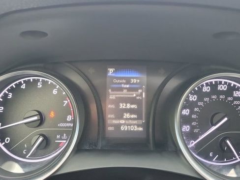 Used 2018 Toyota Camry SE w/ Moonroof Package image 17