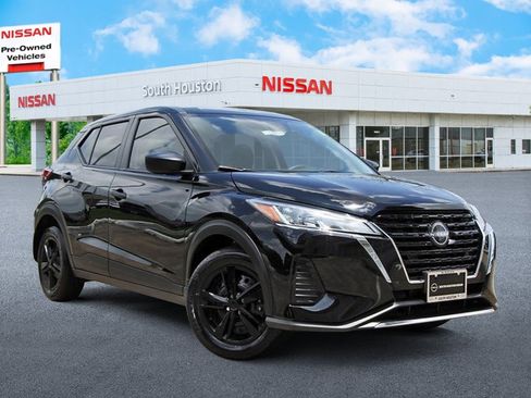 Certified 2025 Nissan Kicks Play S FWD image 1