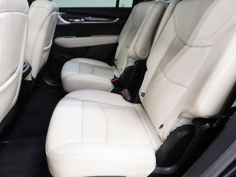 Used 2021 Cadillac XT6 Sport image 17