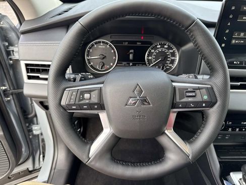 New 2026 Mitsubishi Outlander SE FWD image 40