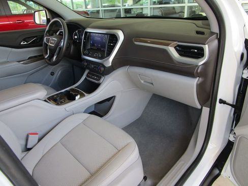 Used 2021 GMC Acadia SLE w/ Driver Convenience Package image 31