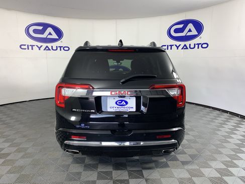 Used 2023 GMC Acadia Denali w/ Denali Technology Package FWD image 4