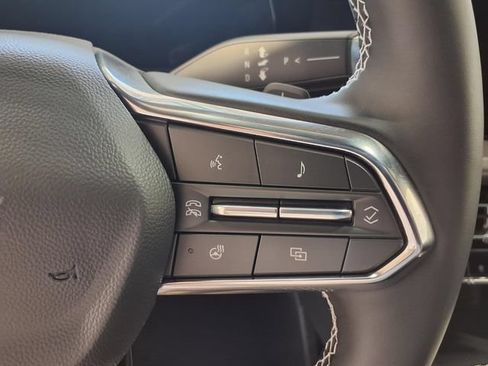 Used 2025 Chevrolet Traverse LT FWD image 10