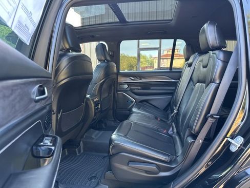 Used 2021 Jeep Grand Cherokee L Overland image 23