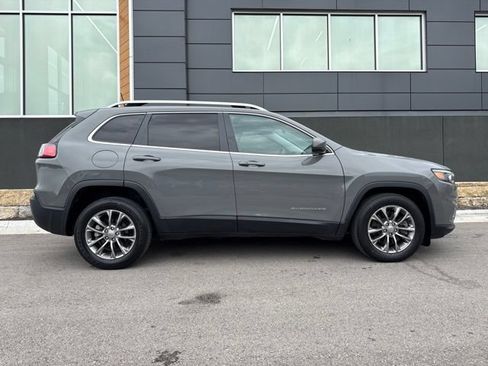 Used 2020 Jeep Cherokee Latitude Plus FWD image 2
