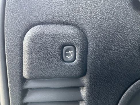 Used 2021 Jeep Grand Cherokee Laredo X image 30