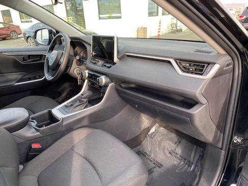 Used 2025 Toyota RAV4 LE image 35