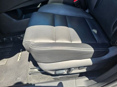 Used 2021 Nissan Rogue SL w/ Premium Package image 17